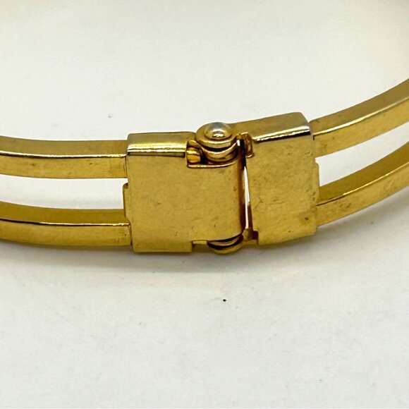 Hinged Clamper Bracelet With Acrylic Opaline Cabochon Gold-Tone Size 6 - Picture 9 of 11